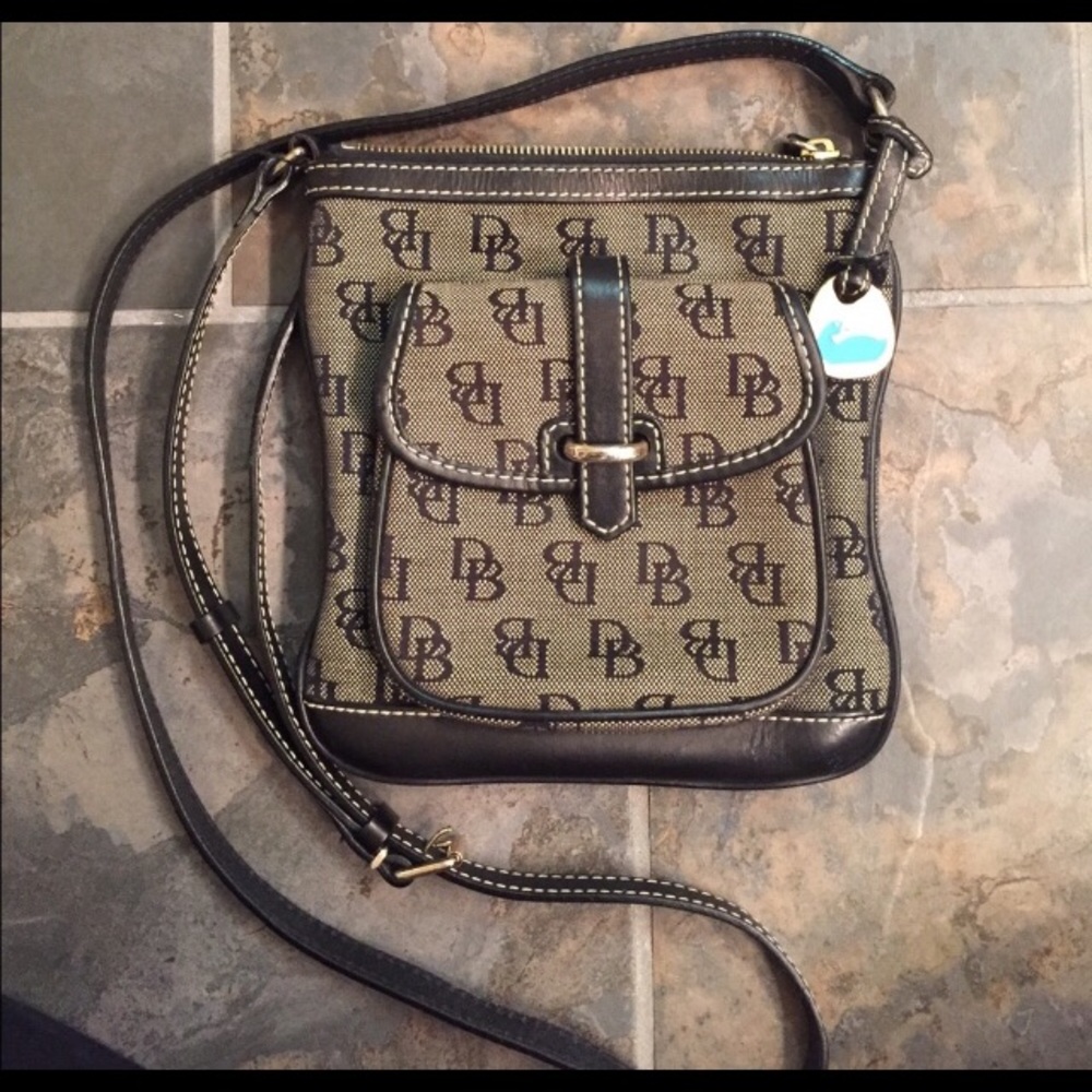 Dooney Bourke crossbody purse